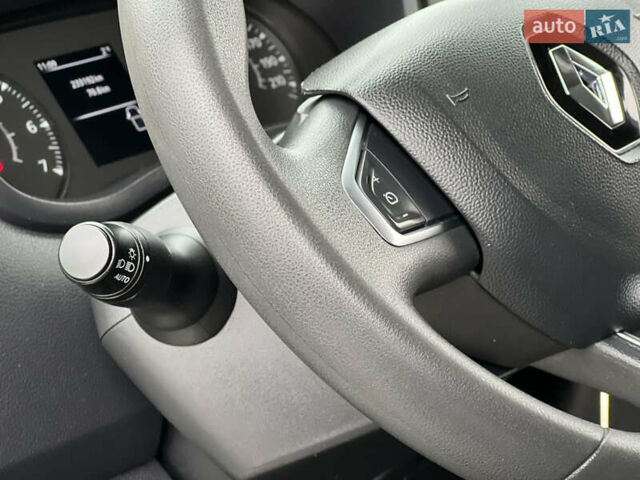 Белый Рено Мастер, объемом двигателя 2.3 л и пробегом 233 тыс. км за 17900 $, фото 93 на Automoto.ua