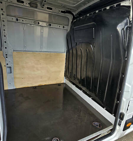 Белый Рено Мастер, объемом двигателя 2.3 л и пробегом 352 тыс. км за 17900 $, фото 27 на Automoto.ua