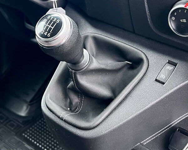 Белый Рено Мастер, объемом двигателя 2.3 л и пробегом 229 тыс. км за 25300 $, фото 34 на Automoto.ua