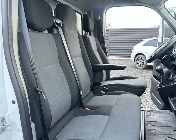 Белый Рено Мастер, объемом двигателя 2.3 л и пробегом 290 тыс. км за 25200 $, фото 26 на Automoto.ua