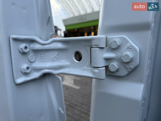 Белый Рено Мастер, объемом двигателя 0 л и пробегом 252 тыс. км за 18800 $, фото 63 на Automoto.ua