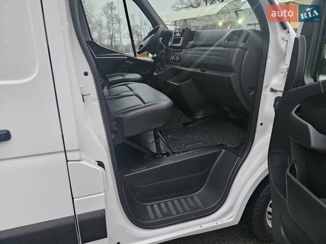 Белый Рено Мастер, объемом двигателя 2.3 л и пробегом 184 тыс. км за 18300 $, фото 52 на Automoto.ua