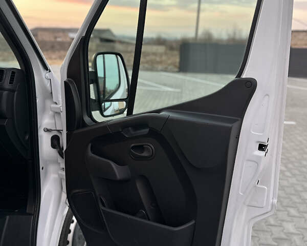 Білий Рено Мастєр, об'ємом двигуна 2.3 л та пробігом 171 тис. км за 18800 $, фото 46 на Automoto.ua