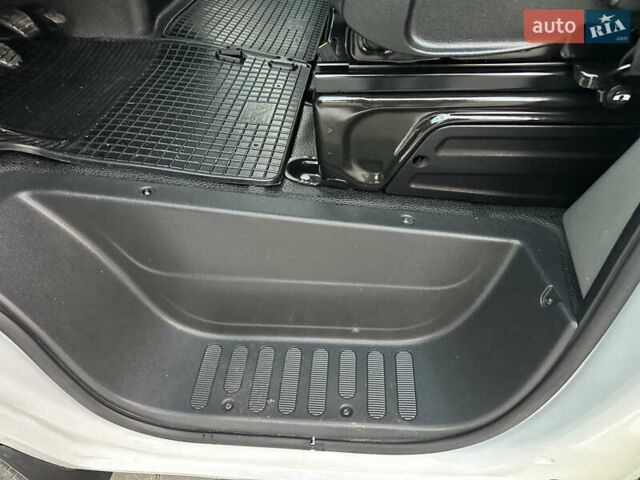 Білий Рено Мастєр, об'ємом двигуна 2.3 л та пробігом 171 тис. км за 18800 $, фото 30 на Automoto.ua