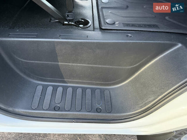 Білий Рено Мастєр, об'ємом двигуна 2.3 л та пробігом 233 тис. км за 27200 $, фото 52 на Automoto.ua