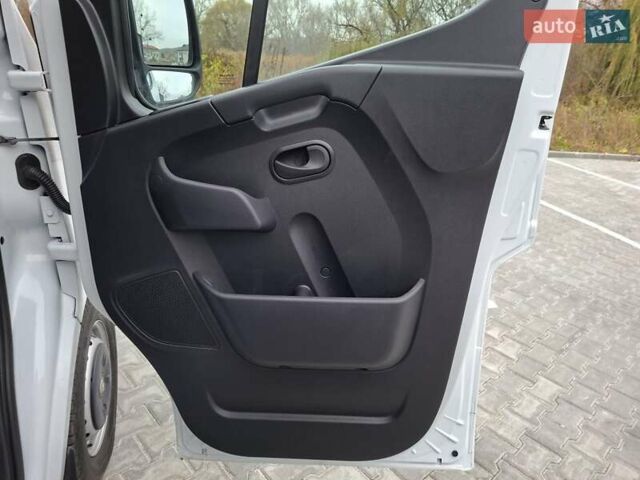 Білий Рено Мастєр, об'ємом двигуна 2.3 л та пробігом 240 тис. км за 18456 $, фото 23 на Automoto.ua