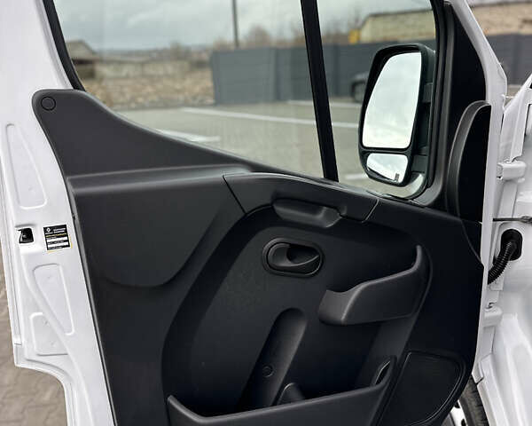 Белый Рено Мастер, объемом двигателя 2.3 л и пробегом 240 тыс. км за 18500 $, фото 38 на Automoto.ua