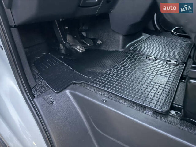 Белый Рено Мастер, объемом двигателя 0 л и пробегом 252 тыс. км за 18800 $, фото 24 на Automoto.ua