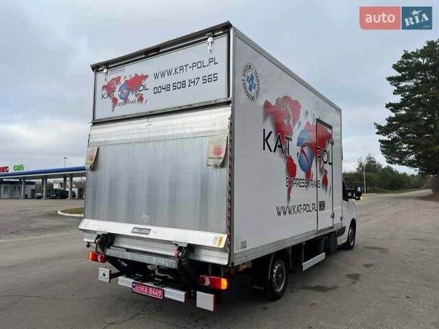 Белый Рено Мастер, объемом двигателя 2.3 л и пробегом 293 тыс. км за 24999 $, фото 2 на Automoto.ua