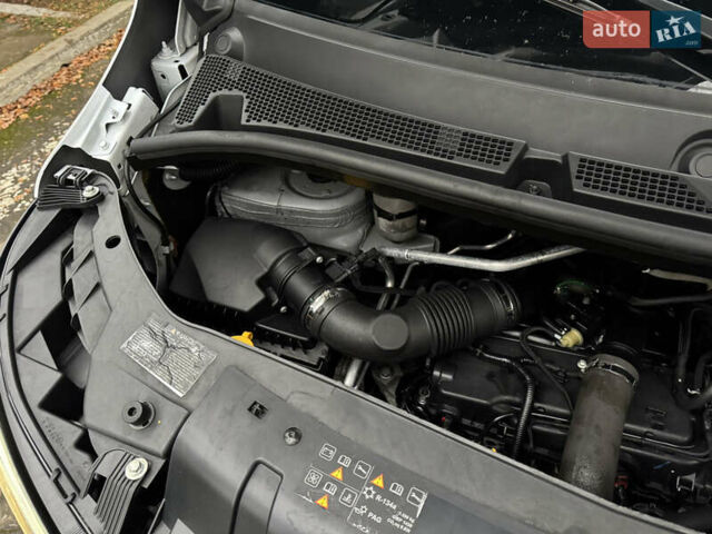 Белый Рено Мастер, объемом двигателя 2.3 л и пробегом 66 тыс. км за 25800 $, фото 58 на Automoto.ua