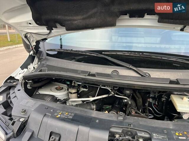 Белый Рено Мастер, объемом двигателя 2.3 л и пробегом 293 тыс. км за 24999 $, фото 52 на Automoto.ua