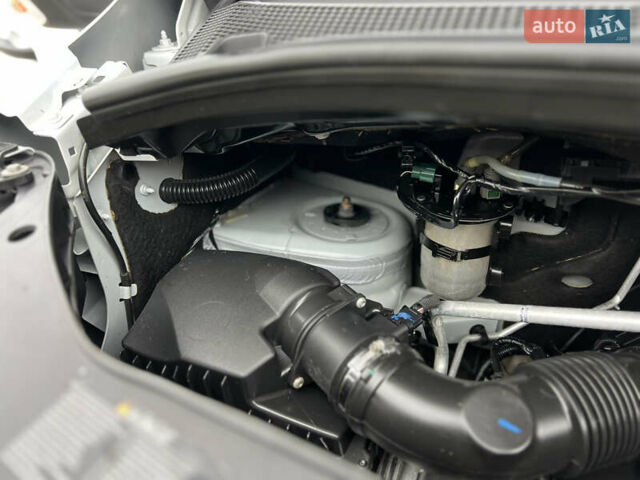 Белый Рено Мастер, объемом двигателя 2.3 л и пробегом 233 тыс. км за 17900 $, фото 141 на Automoto.ua