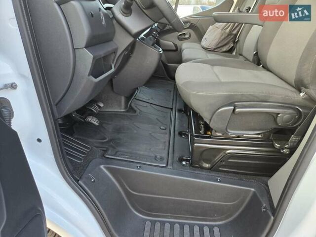 Белый Рено Мастер, объемом двигателя 2.3 л и пробегом 179 тыс. км за 18900 $, фото 55 на Automoto.ua