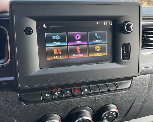 Белый Рено Мастер, объемом двигателя 2.3 л и пробегом 180 тыс. км за 22000 $, фото 56 на Automoto.ua