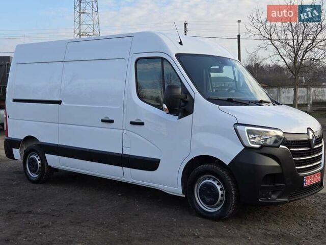 Белый Рено Мастер, объемом двигателя 2.3 л и пробегом 179 тыс. км за 18900 $, фото 1 на Automoto.ua