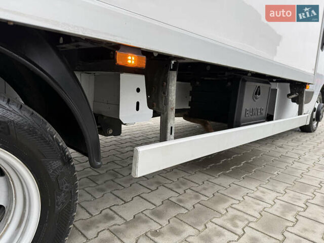 Білий Рено Мастєр, об'ємом двигуна 2.3 л та пробігом 98 тис. км за 27300 $, фото 24 на Automoto.ua