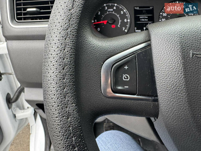 Белый Рено Мастер, объемом двигателя 2.3 л и пробегом 242 тыс. км за 21000 $, фото 33 на Automoto.ua