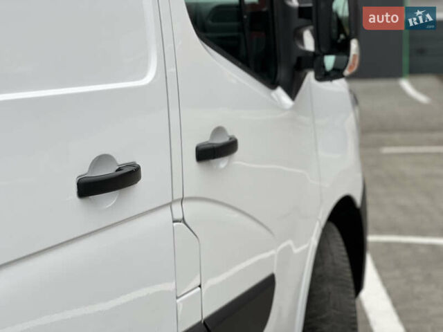 Белый Рено Мастер, объемом двигателя 2.3 л и пробегом 233 тыс. км за 17900 $, фото 73 на Automoto.ua