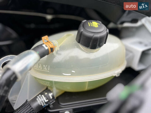 Белый Рено Мастер, объемом двигателя 2.3 л и пробегом 233 тыс. км за 17900 $, фото 140 на Automoto.ua