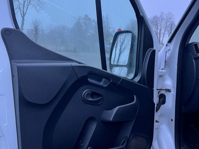 Білий Рено Мастєр, об'ємом двигуна 2.3 л та пробігом 204 тис. км за 20000 $, фото 4 на Automoto.ua