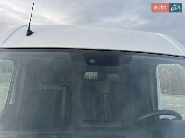 Белый Рено Мастер, объемом двигателя 2.3 л и пробегом 164 тыс. км за 19950 $, фото 56 на Automoto.ua