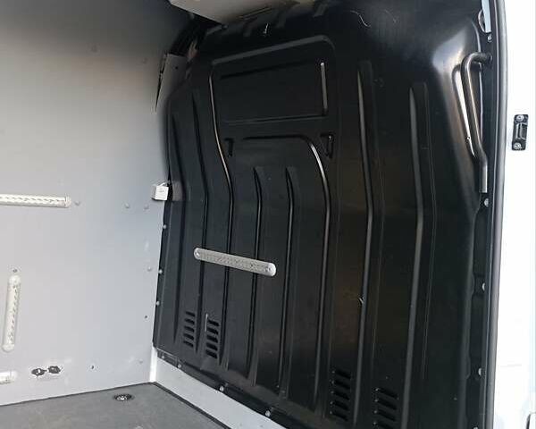 Белый Рено Мастер, объемом двигателя 0 л и пробегом 166 тыс. км за 18300 $, фото 31 на Automoto.ua