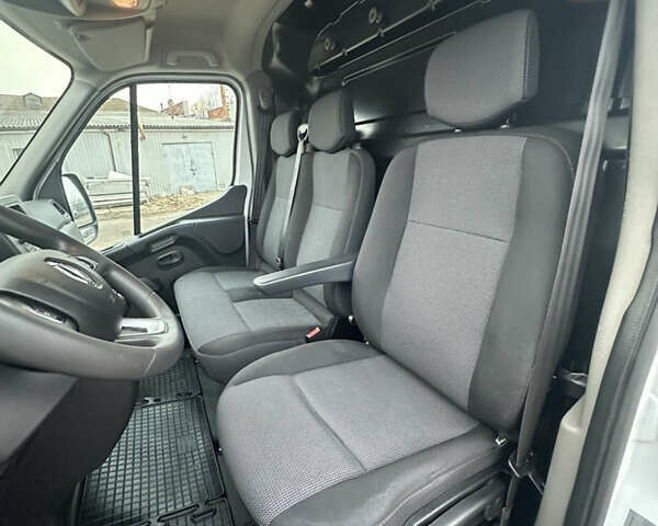 Білий Рено Мастєр, об'ємом двигуна 2.3 л та пробігом 308 тис. км за 18500 $, фото 13 на Automoto.ua