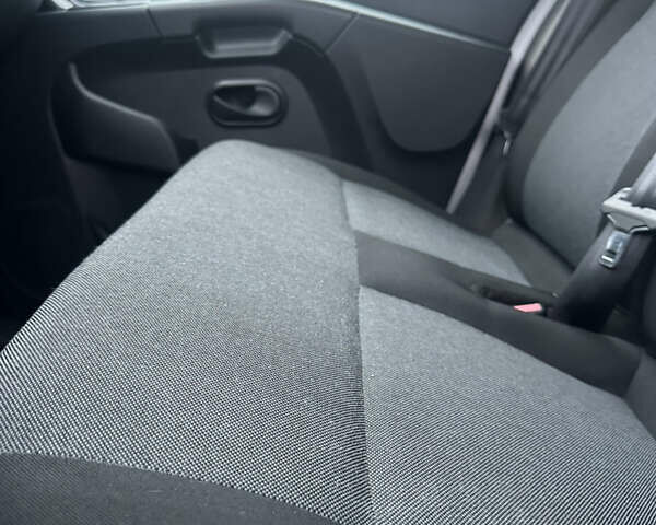 Білий Рено Мастєр, об'ємом двигуна 2.3 л та пробігом 40 тис. км за 23300 $, фото 46 на Automoto.ua