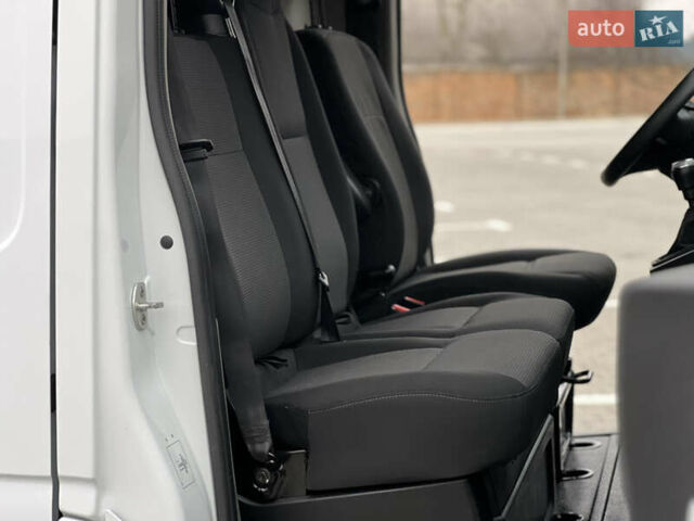 Белый Рено Мастер, объемом двигателя 2.3 л и пробегом 233 тыс. км за 17900 $, фото 106 на Automoto.ua