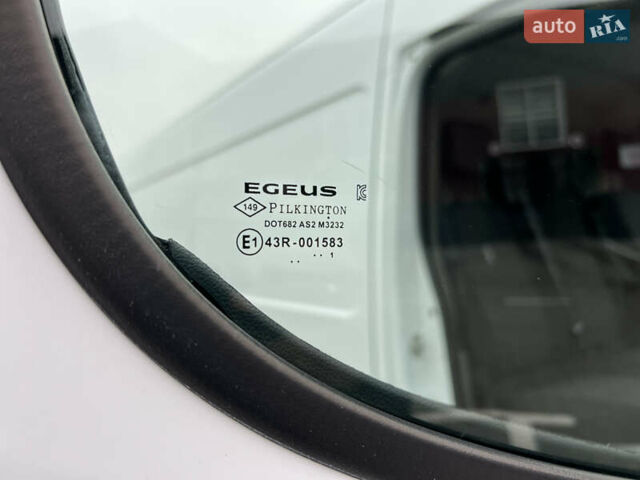 Белый Рено Мастер, объемом двигателя 2.3 л и пробегом 233 тыс. км за 17900 $, фото 124 на Automoto.ua