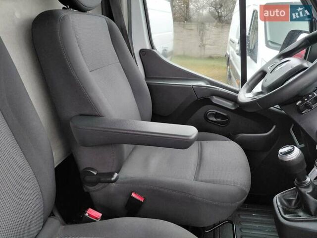 Белый Рено Мастер, объемом двигателя 2.3 л и пробегом 216 тыс. км за 20000 $, фото 43 на Automoto.ua