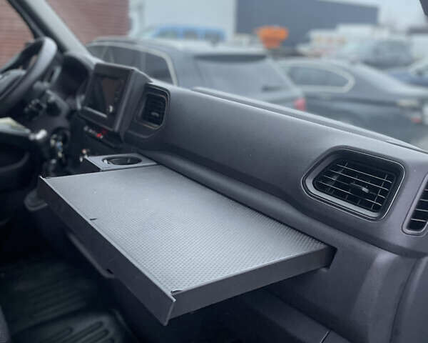 Белый Рено Мастер, объемом двигателя 2.3 л и пробегом 202 тыс. км за 21900 $, фото 14 на Automoto.ua