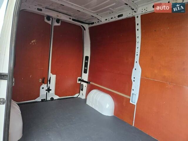 Белый Рено Мастер, объемом двигателя 2.3 л и пробегом 179 тыс. км за 18900 $, фото 37 на Automoto.ua