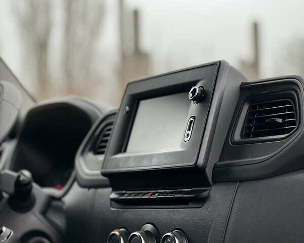 Белый Рено Мастер, объемом двигателя 2.3 л и пробегом 372 тыс. км за 18500 $, фото 15 на Automoto.ua