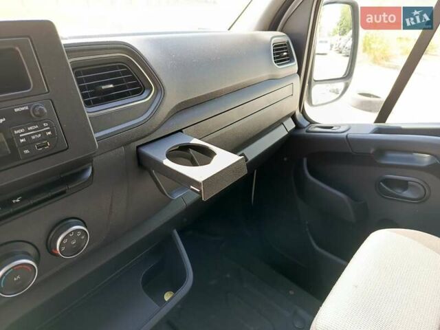 Білий Рено Мастєр, об'ємом двигуна 0 л та пробігом 237 тис. км за 18950 $, фото 20 на Automoto.ua