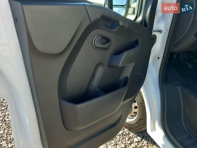 Белый Рено Мастер, объемом двигателя 2.3 л и пробегом 197 тыс. км за 20900 $, фото 24 на Automoto.ua