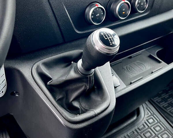 Белый Рено Мастер, объемом двигателя 2.3 л и пробегом 229 тыс. км за 25300 $, фото 33 на Automoto.ua