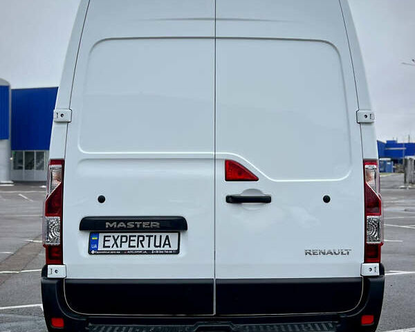 Белый Рено Мастер, объемом двигателя 2.3 л и пробегом 229 тыс. км за 25300 $, фото 3 на Automoto.ua