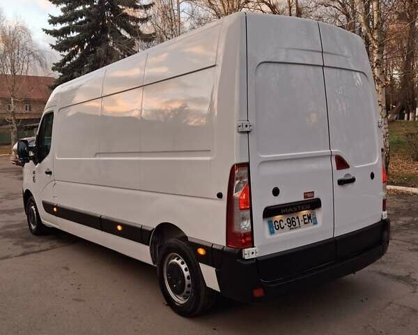Белый Рено Мастер, объемом двигателя 2.3 л и пробегом 288 тыс. км за 19600 $, фото 13 на Automoto.ua