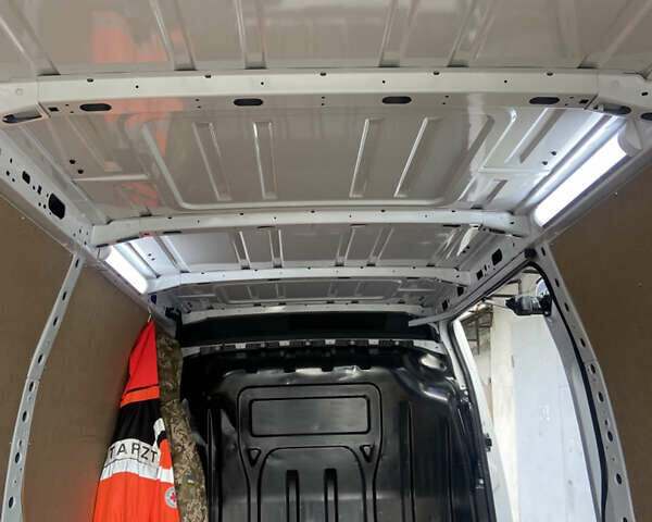 Белый Рено Мастер, объемом двигателя 2.3 л и пробегом 150 тыс. км за 21700 $, фото 10 на Automoto.ua