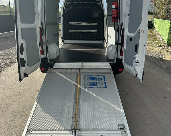 Белый Рено Мастер, объемом двигателя 2.3 л и пробегом 193 тыс. км за 22500 $, фото 30 на Automoto.ua