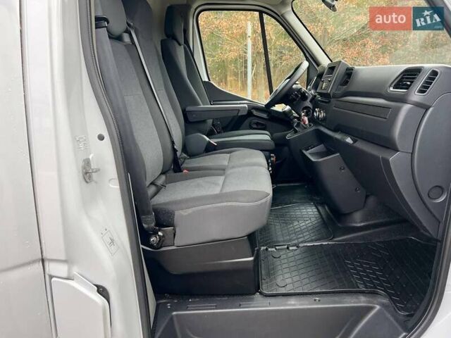 Белый Рено Мастер, объемом двигателя 2.3 л и пробегом 293 тыс. км за 24999 $, фото 62 на Automoto.ua