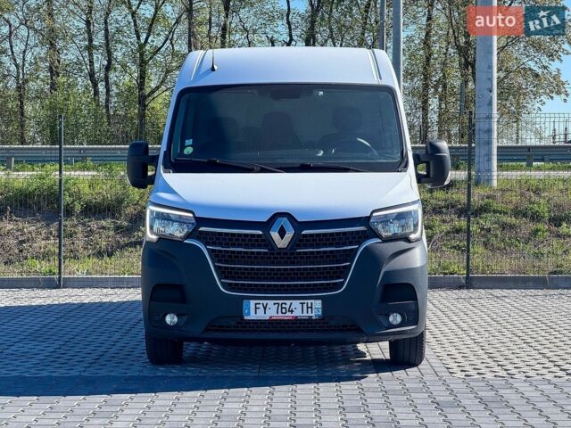 Белый Рено Мастер, объемом двигателя 2.3 л и пробегом 149 тыс. км за 25000 $, фото 1 на Automoto.ua