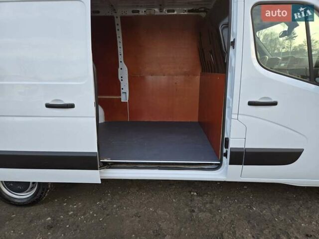 Белый Рено Мастер, объемом двигателя 2.3 л и пробегом 179 тыс. км за 18900 $, фото 39 на Automoto.ua