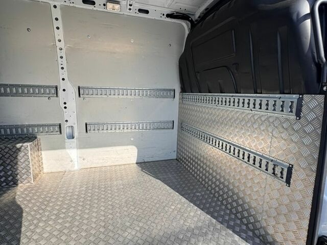 Белый Рено Мастер, объемом двигателя 2.3 л и пробегом 220 тыс. км за 22200 $, фото 24 на Automoto.ua