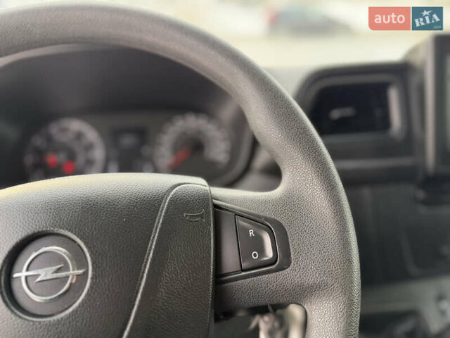 Белый Рено Мастер, объемом двигателя 2.3 л и пробегом 189 тыс. км за 28300 $, фото 19 на Automoto.ua