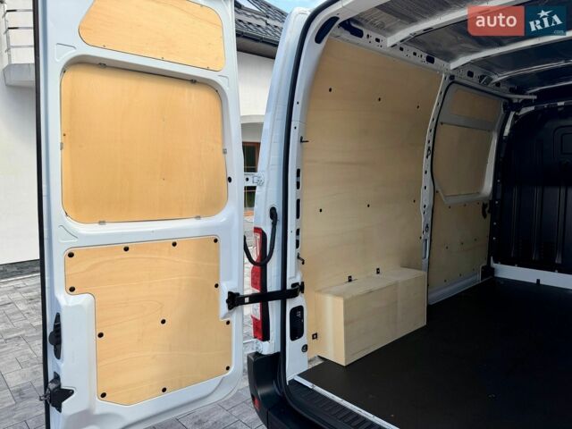 Белый Рено Мастер, объемом двигателя 2.3 л и пробегом 212 тыс. км за 18500 $, фото 9 на Automoto.ua