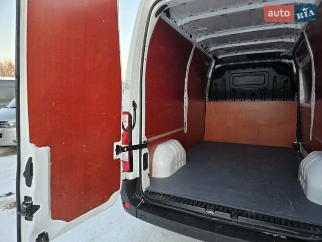 Белый Рено Мастер, объемом двигателя 2.3 л и пробегом 179 тыс. км за 18850 $, фото 7 на Automoto.ua