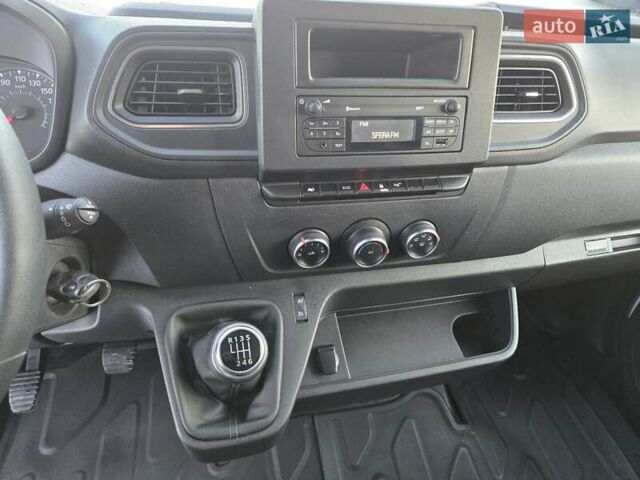 Белый Рено Мастер, объемом двигателя 2.3 л и пробегом 179 тыс. км за 18850 $, фото 13 на Automoto.ua