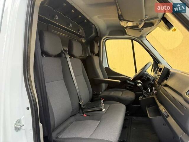 Белый Рено Мастер, объемом двигателя 2.3 л и пробегом 209 тыс. км за 19999 $, фото 43 на Automoto.ua